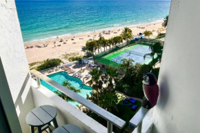 Oceanfront Luxury Renovated Resort Getaway!